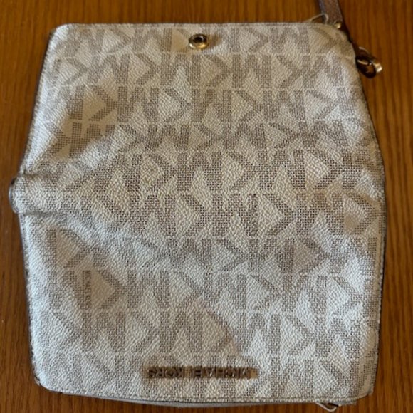 Michael Kors Jet Set Travel Double Zip Wristlet - Picture 3 of 3